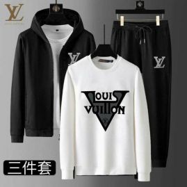 Picture of LV SweatSuits _SKULVm-5xlkdt0829375